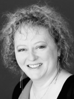 Lesley Reid BA (Hons), DCH, DHP Lesley Reid BA (Hons), DCH, DHP