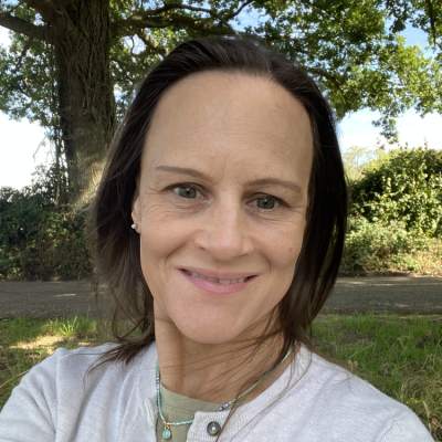 Zoe Glenister