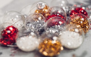 What's your communication style in the run-up to Christmas?