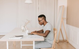 How to turn a side hustle into a full-time job