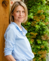 Angela Goutkin, BSc, DipION, Registered Nutritionist mBANT, CNHC