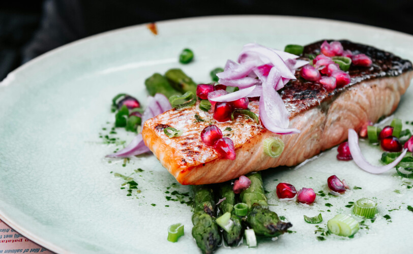 Baked salmon with vegetables