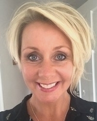 Yvonne Wadeson (PURE) BA (Hons) RGN/RM, HDipCT (VTCT) MAR Yvonne Wadeson (PURE) BA (Hons) RGN/RM, HDipCT (VTCT) MAR